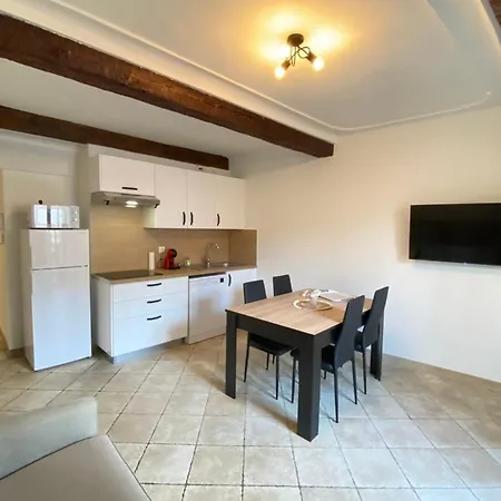 Apartment 06bj2 Beautiful In The Heart Of Old