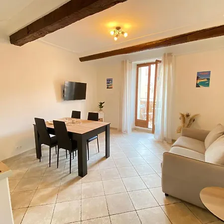 Apartment 06bj2 Beautiful In The Heart Of Old Antibes